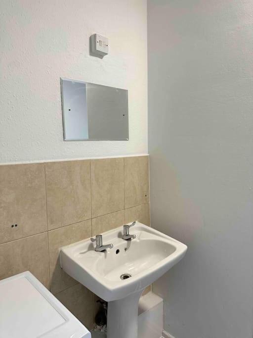 2 Bed Apt Sofa Bed Up To 6 Londra Dış mekan fotoğraf